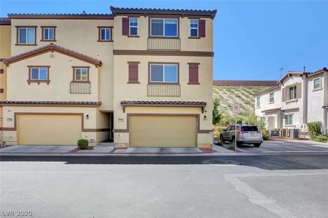 MLS: 2226327 Condo For Sale