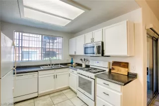 Photo #5: 2226334 Listing 