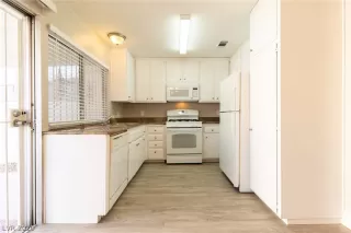 Photo #3: 2226414 Listing 