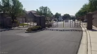 Photo #2: 2226416 Listing