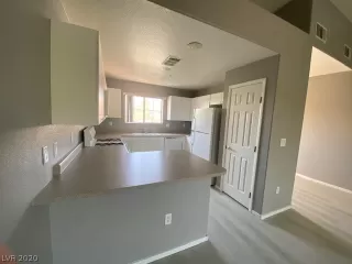 Photo #6: 2226432 Listing