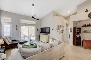 Photo #4: 2226494 Listing