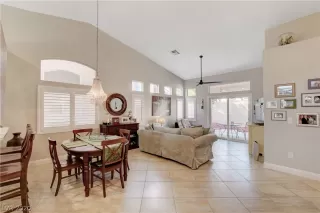 Photo #6: 2226494 Listing