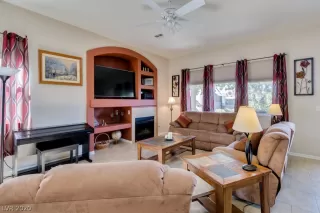 Photo #5: 2226513 Listing