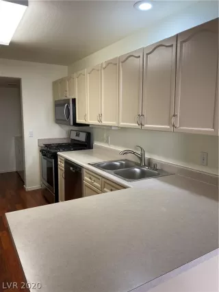 Photo #3: 2226588 Listing 