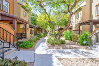 Photo #2: 2226649 Listing