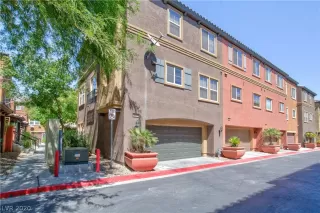 Photo #4: 2226649 Listing