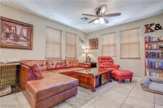 Photo #6: 2226649 Listing