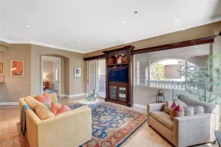 Photo #2: 2226651 Listing 