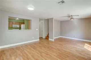 Photo #3: 2226656 Listing