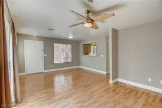 Photo #6: 2226656 Listing