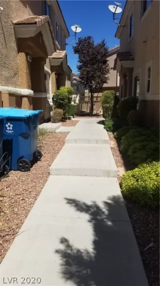 Photo #1: 2226659 Listing