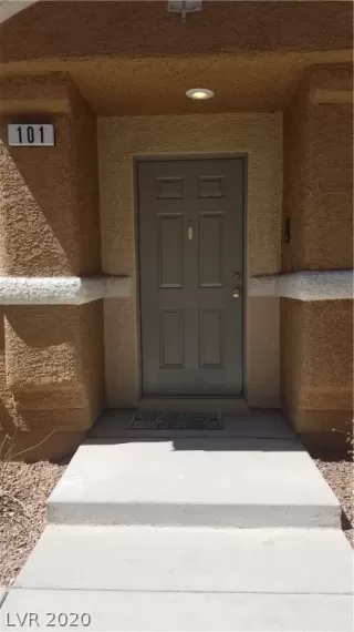 Photo #2: 2226659 Listing