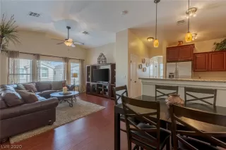 Photo #4: 2226668 Listing