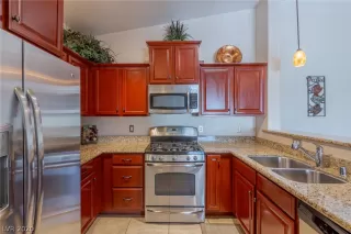 Photo #6: 2226668 Listing