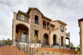 Photo #2: 2226671 Listing 