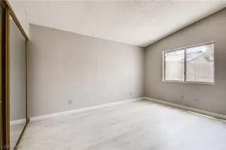 Photo #5: 2226672 Listing