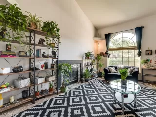 Photo #5: 2226690 Listing