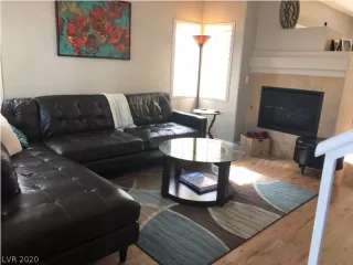 Photo #2: 2226695 Listing