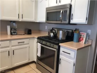 Photo #4: 2226695 Listing