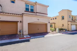 Photo #2: 2226701 Listing