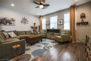 Photo #6: 2226701 Listing