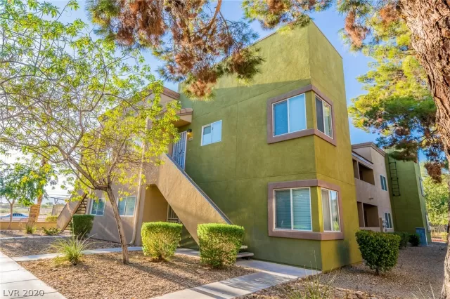 MLS: 2226754 Condo For Sale