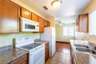 Photo #6: 2226754 Listing