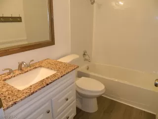 Photo #6: 2226798 Listing