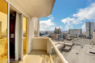 Photo #3: 2226799 Listing