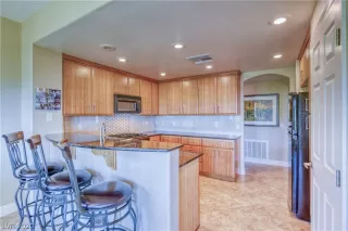 Photo #1: 2226841 Listing 