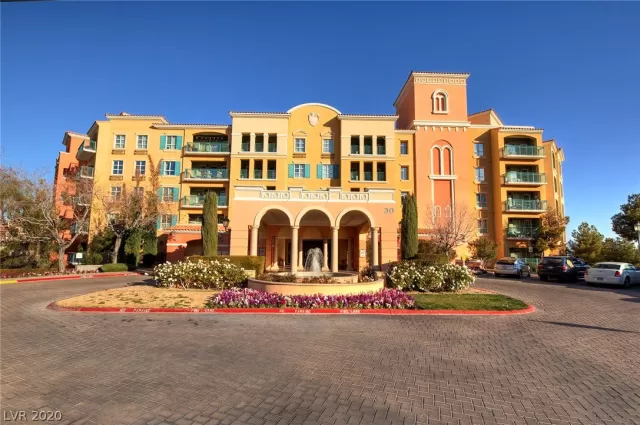 MLS: 2226887 Condo For Sale