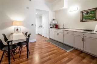 Photo #1: 2226887 Listing