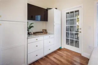 Photo #4: 2226887 Listing