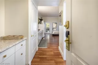 Photo #6: 2226887 Listing