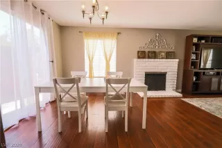 Photo #2: 2226896 Listing