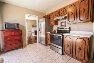 Photo #3: 2226896 Listing