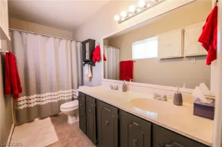 Photo #6: 2226896 Listing