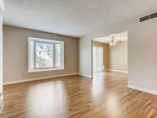 Photo #5: 2226897 Listing 