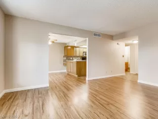 Photo #6: 2226897 Listing 