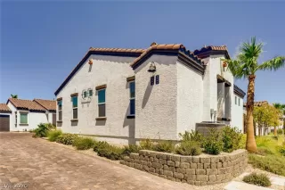 Photo #2: 2226910 Listing 