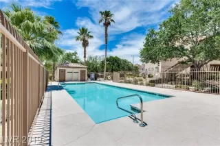 Photo #3: 2226941 Listing 