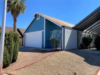 Photo #2: 2226959 Listing