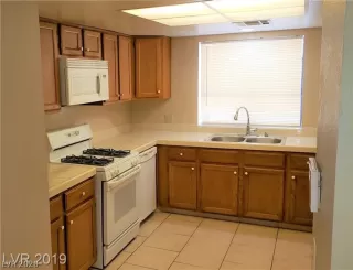 Photo #6: 2226959 Listing