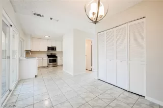 Photo #1: 2227007 Listing