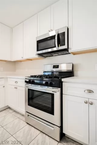 Photo #5: 2227007 Listing