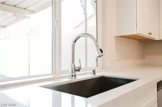 Photo #6: 2227007 Listing