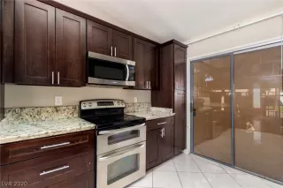 Photo #3: 2227077 Listing 