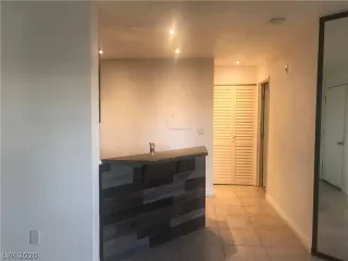 Photo #4: 2227124 Listing 