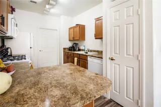 Photo #6: 2227132 Listing